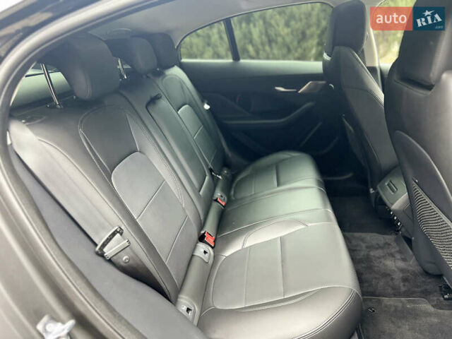 Черный Ягуар I-Pace, объемом двигателя 0 л и пробегом 143 тыс. км за 20500 $, фото 39 на Automoto.ua