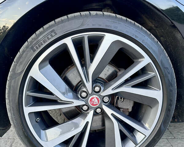 Чорний Ягуар I-Pace, об'ємом двигуна 0 л та пробігом 77 тис. км за 26900 $, фото 24 на Automoto.ua