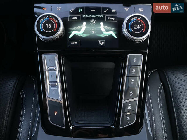 Черный Ягуар I-Pace, объемом двигателя 0 л и пробегом 120 тыс. км за 25900 $, фото 71 на Automoto.ua