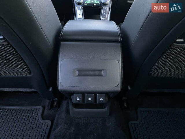 Черный Ягуар I-Pace, объемом двигателя 0 л и пробегом 120 тыс. км за 25900 $, фото 117 на Automoto.ua