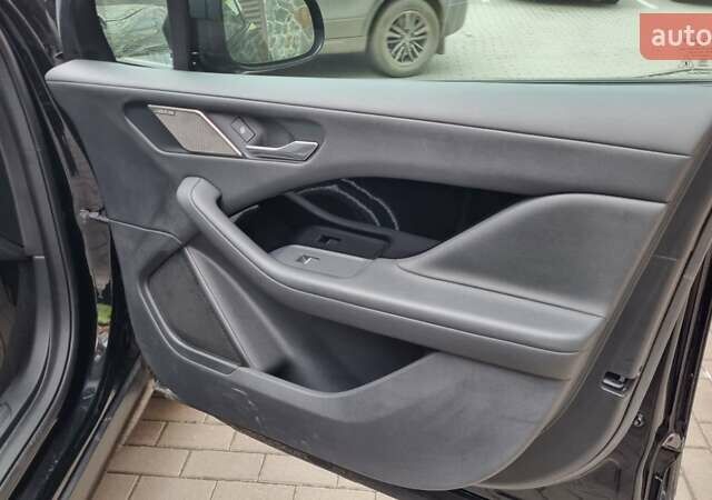 Черный Ягуар I-Pace, объемом двигателя 0 л и пробегом 44 тыс. км за 24900 $, фото 34 на Automoto.ua