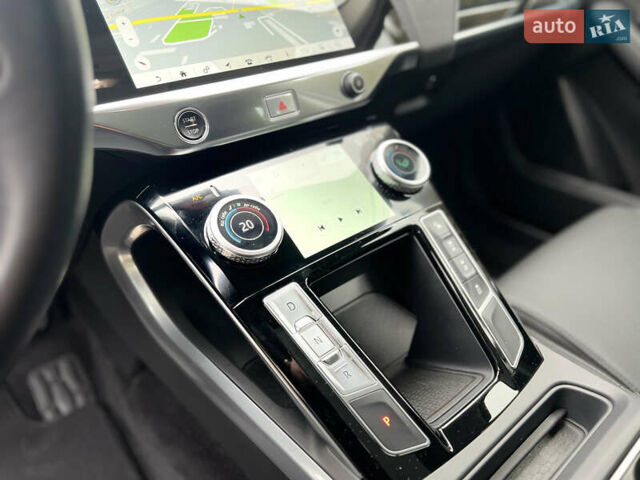 Черный Ягуар I-Pace, объемом двигателя 0 л и пробегом 143 тыс. км за 20500 $, фото 33 на Automoto.ua