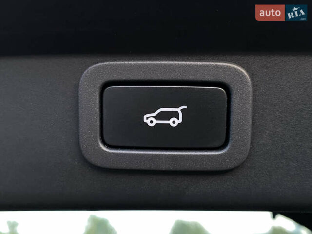 Черный Ягуар I-Pace, объемом двигателя 0 л и пробегом 120 тыс. км за 25900 $, фото 11 на Automoto.ua