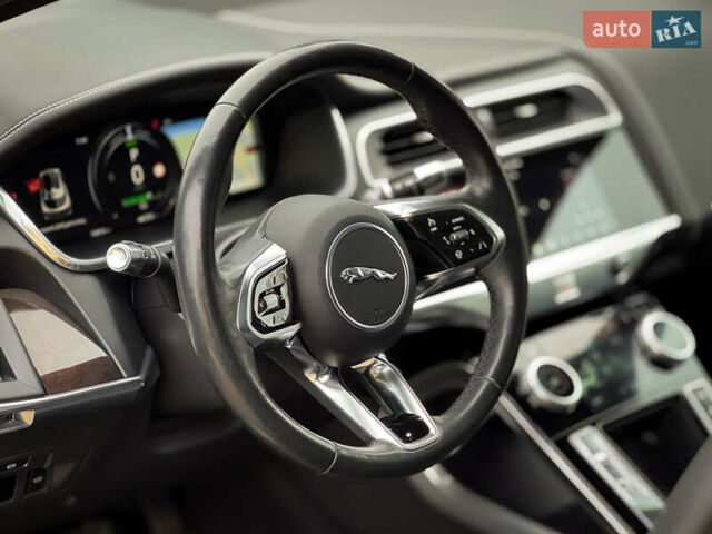 Черный Ягуар I-Pace, объемом двигателя 0 л и пробегом 138 тыс. км за 24500 $, фото 40 на Automoto.ua
