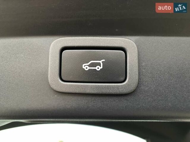 Черный Ягуар I-Pace, объемом двигателя 0 л и пробегом 98 тыс. км за 25200 $, фото 11 на Automoto.ua