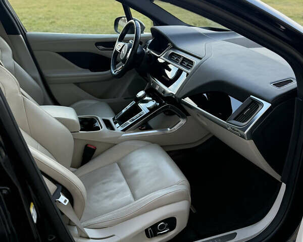 Черный Ягуар I-Pace, объемом двигателя 0 л и пробегом 122 тыс. км за 21999 $, фото 24 на Automoto.ua