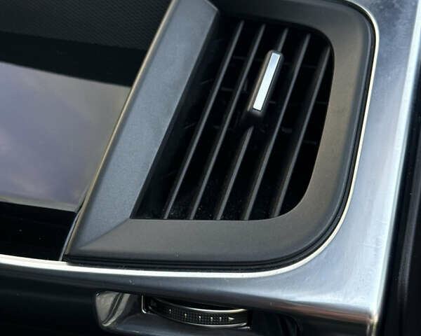 Черный Ягуар I-Pace, объемом двигателя 0 л и пробегом 115 тыс. км за 26800 $, фото 21 на Automoto.ua