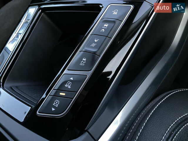 Черный Ягуар I-Pace, объемом двигателя 0 л и пробегом 120 тыс. км за 25900 $, фото 104 на Automoto.ua