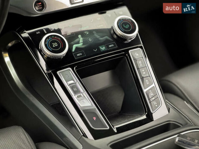 Черный Ягуар I-Pace, объемом двигателя 0 л и пробегом 138 тыс. км за 24500 $, фото 68 на Automoto.ua
