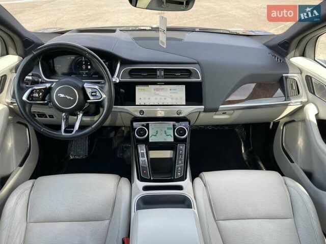 Черный Ягуар I-Pace, объемом двигателя 0 л и пробегом 98 тыс. км за 23900 $, фото 48 на Automoto.ua