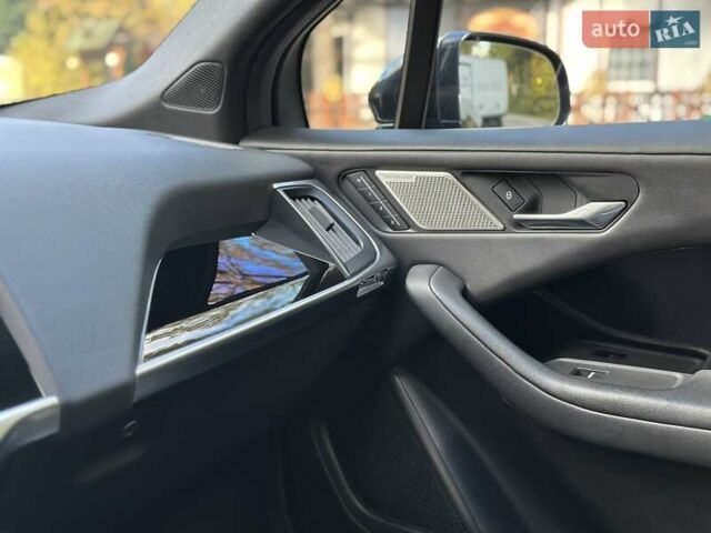Черный Ягуар I-Pace, объемом двигателя 0 л и пробегом 80 тыс. км за 22750 $, фото 38 на Automoto.ua