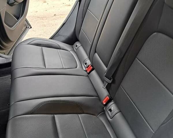 Черный Ягуар I-Pace, объемом двигателя 0 л и пробегом 180 тыс. км за 22500 $, фото 15 на Automoto.ua