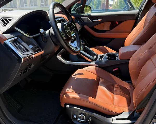 Черный Ягуар I-Pace, объемом двигателя 0 л и пробегом 77 тыс. км за 34900 $, фото 13 на Automoto.ua