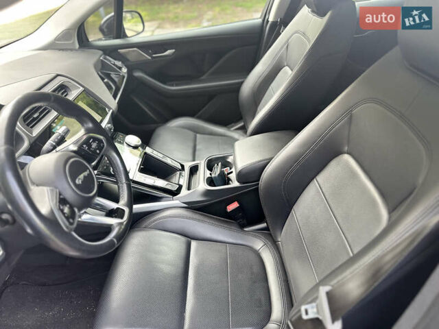 Черный Ягуар I-Pace, объемом двигателя 0 л и пробегом 187 тыс. км за 27000 $, фото 13 на Automoto.ua