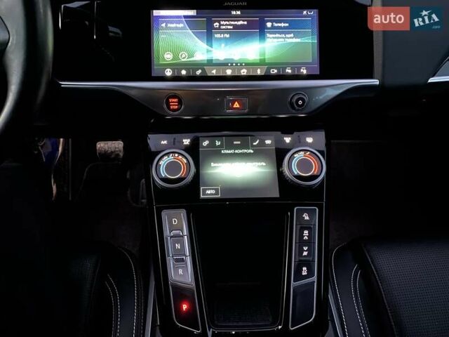 Черный Ягуар I-Pace, объемом двигателя 0 л и пробегом 90 тыс. км за 26900 $, фото 51 на Automoto.ua