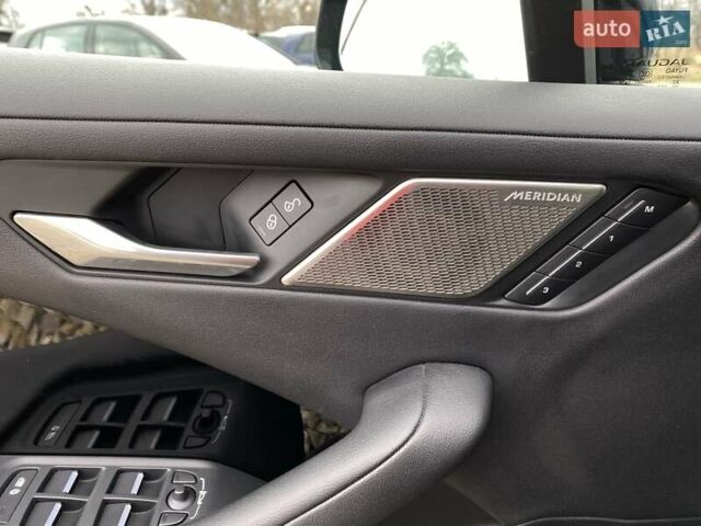 Черный Ягуар I-Pace, объемом двигателя 0 л и пробегом 98 тыс. км за 25200 $, фото 5 на Automoto.ua