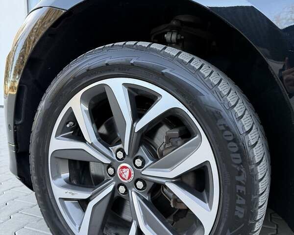 Черный Ягуар I-Pace, объемом двигателя 0 л и пробегом 128 тыс. км за 22900 $, фото 7 на Automoto.ua