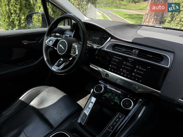 Черный Ягуар I-Pace, объемом двигателя 0 л и пробегом 128 тыс. км за 21550 $, фото 10 на Automoto.ua