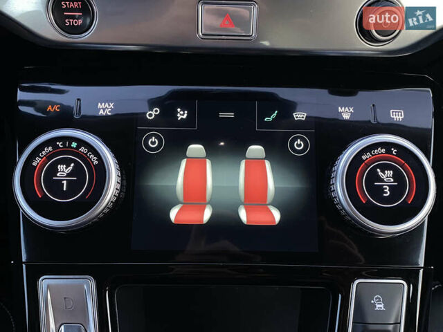Черный Ягуар I-Pace, объемом двигателя 0 л и пробегом 120 тыс. км за 25900 $, фото 91 на Automoto.ua
