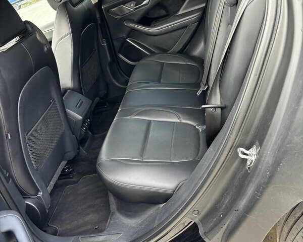 Черный Ягуар I-Pace, объемом двигателя 0 л и пробегом 186 тыс. км за 19800 $, фото 8 на Automoto.ua