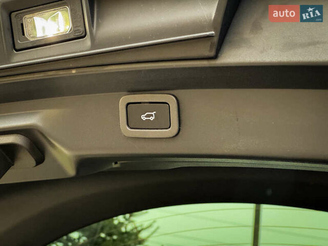 Черный Ягуар I-Pace, объемом двигателя 0 л и пробегом 138 тыс. км за 24500 $, фото 37 на Automoto.ua