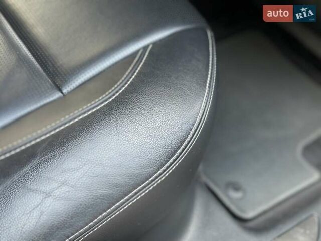 Черный Ягуар I-Pace, объемом двигателя 0 л и пробегом 80 тыс. км за 22750 $, фото 52 на Automoto.ua