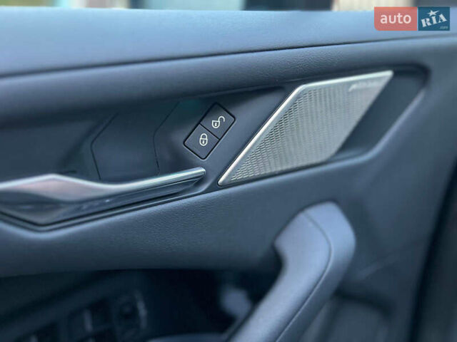Черный Ягуар I-Pace, объемом двигателя 0 л и пробегом 109 тыс. км за 20000 $, фото 4 на Automoto.ua