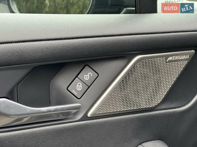 Черный Ягуар I-Pace, объемом двигателя 0 л и пробегом 143 тыс. км за 20500 $, фото 26 на Automoto.ua