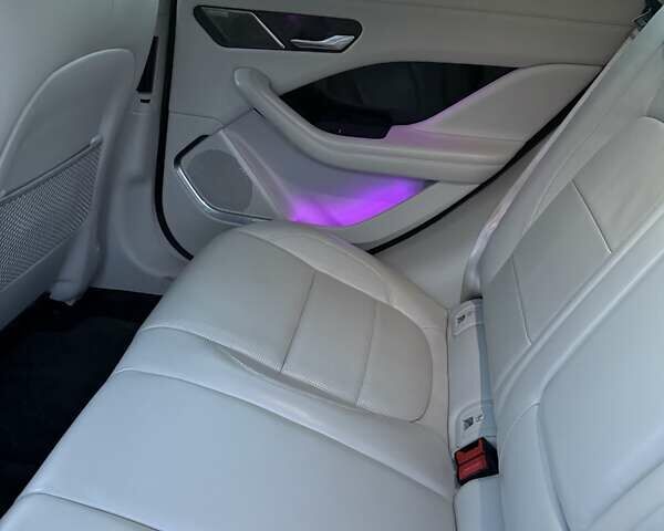 Черный Ягуар I-Pace, объемом двигателя 0 л и пробегом 128 тыс. км за 22900 $, фото 20 на Automoto.ua