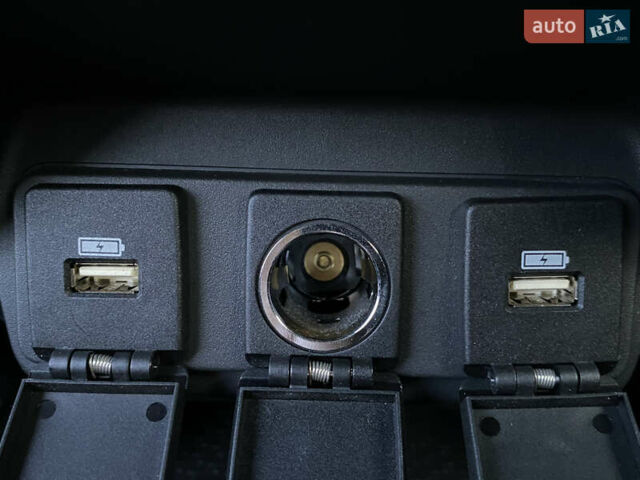 Черный Ягуар I-Pace, объемом двигателя 0 л и пробегом 120 тыс. км за 25900 $, фото 119 на Automoto.ua