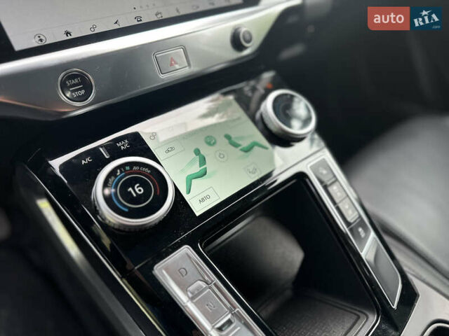 Черный Ягуар I-Pace, объемом двигателя 0 л и пробегом 189 тыс. км за 26000 $, фото 11 на Automoto.ua