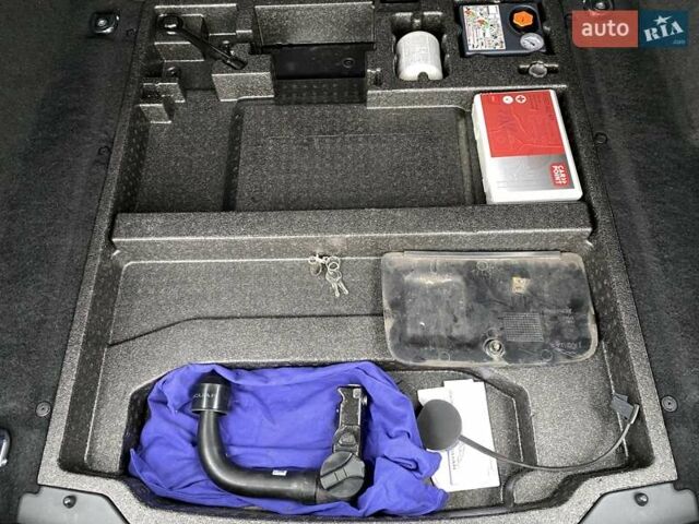 Черный Ягуар I-Pace, объемом двигателя 0 л и пробегом 98 тыс. км за 25200 $, фото 79 на Automoto.ua