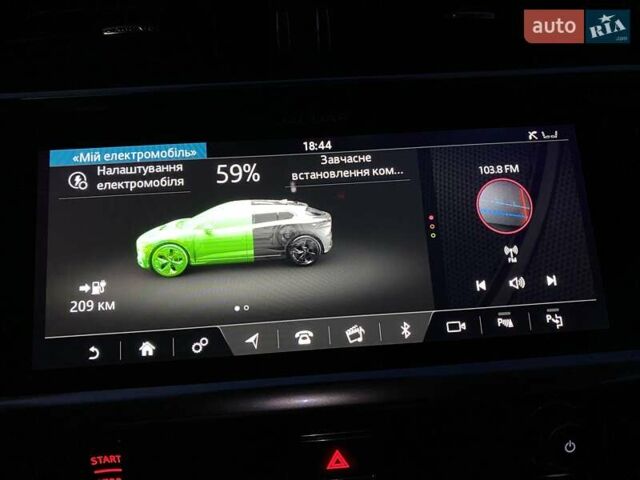 Черный Ягуар I-Pace, объемом двигателя 0 л и пробегом 90 тыс. км за 26900 $, фото 66 на Automoto.ua