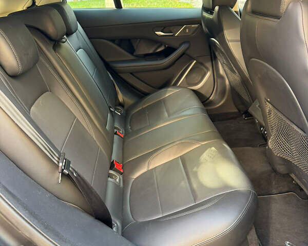 Черный Ягуар I-Pace, объемом двигателя 0 л и пробегом 97 тыс. км за 23000 $, фото 8 на Automoto.ua