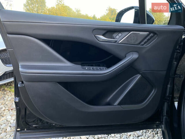 Черный Ягуар I-Pace, объемом двигателя 0 л и пробегом 120 тыс. км за 25900 $, фото 37 на Automoto.ua