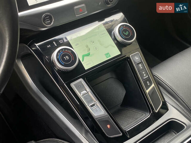 Черный Ягуар I-Pace, объемом двигателя 0 л и пробегом 105 тыс. км за 22200 $, фото 41 на Automoto.ua