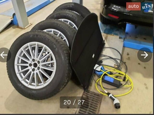 Черный Ягуар I-Pace, объемом двигателя 0 л и пробегом 108 тыс. км за 26000 $, фото 2 на Automoto.ua