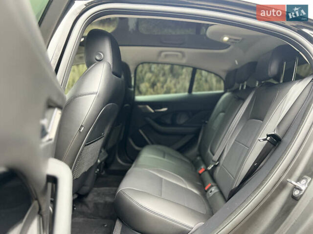 Черный Ягуар I-Pace, объемом двигателя 0 л и пробегом 143 тыс. км за 20500 $, фото 37 на Automoto.ua