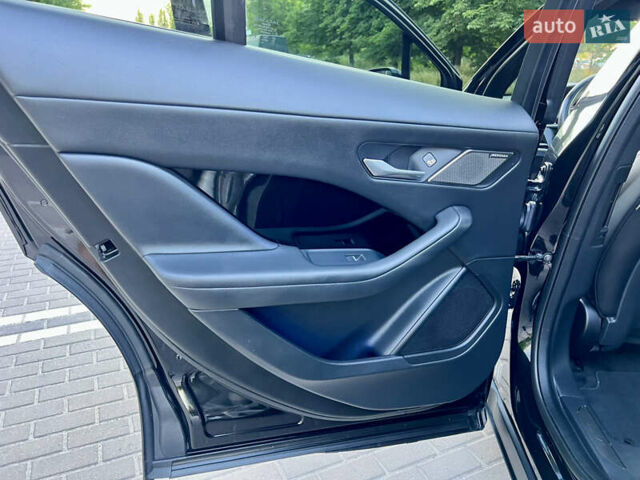 Черный Ягуар I-Pace, объемом двигателя 0 л и пробегом 90 тыс. км за 25950 $, фото 65 на Automoto.ua