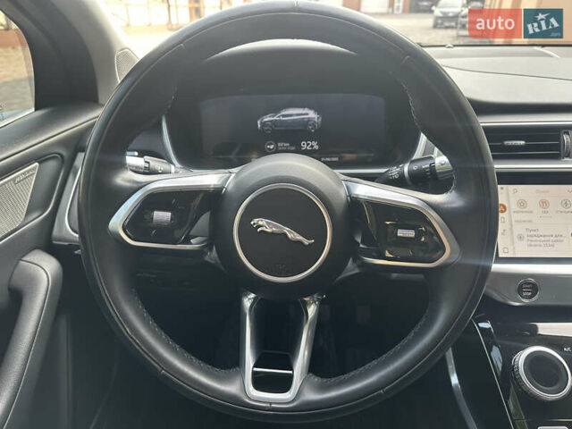 Черный Ягуар I-Pace, объемом двигателя 0 л и пробегом 75 тыс. км за 22900 $, фото 61 на Automoto.ua