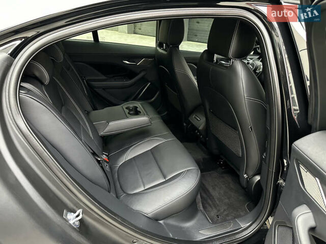 Черный Ягуар I-Pace, объемом двигателя 0 л и пробегом 62 тыс. км за 31800 $, фото 33 на Automoto.ua