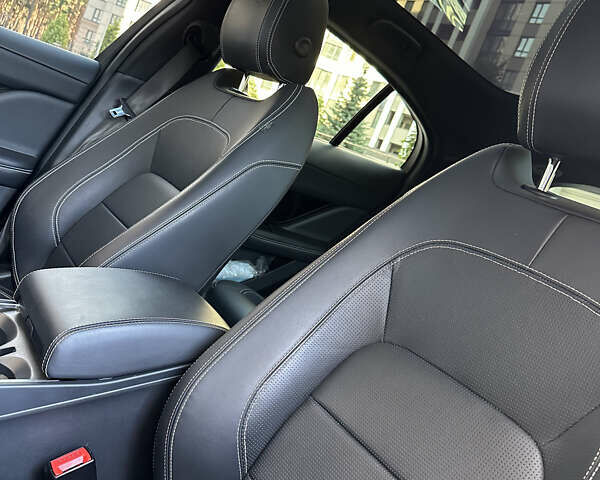 Черный Ягуар I-Pace, объемом двигателя 0 л и пробегом 90 тыс. км за 71906 $, фото 25 на Automoto.ua