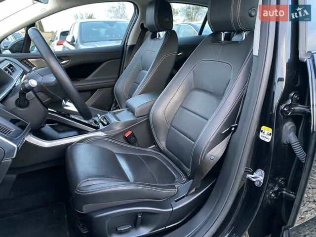 Черный Ягуар I-Pace, объемом двигателя 0 л и пробегом 90 тыс. км за 25900 $, фото 26 на Automoto.ua