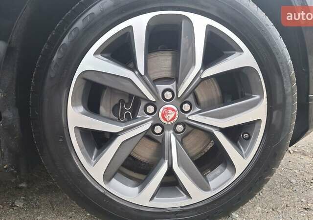 Черный Ягуар I-Pace, объемом двигателя 0 л и пробегом 121 тыс. км за 26900 $, фото 12 на Automoto.ua