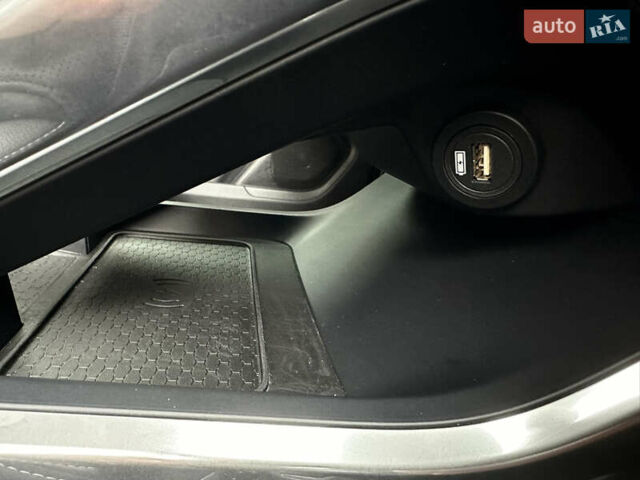 Черный Ягуар I-Pace, объемом двигателя 0 л и пробегом 62 тыс. км за 31800 $, фото 39 на Automoto.ua