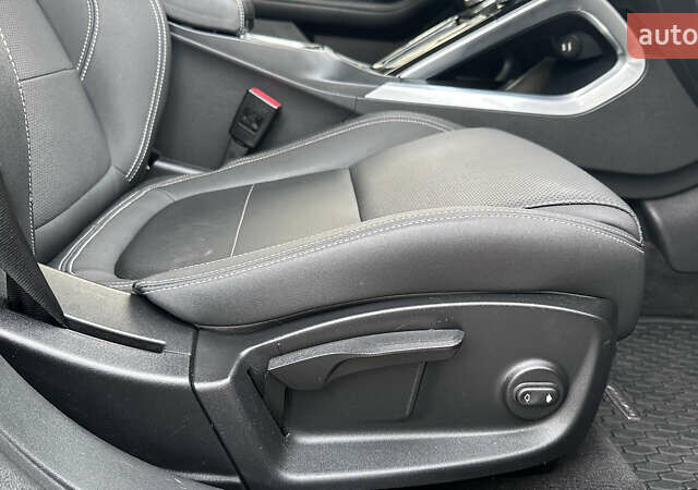 Черный Ягуар I-Pace, объемом двигателя 0 л и пробегом 149 тыс. км за 22300 $, фото 22 на Automoto.ua