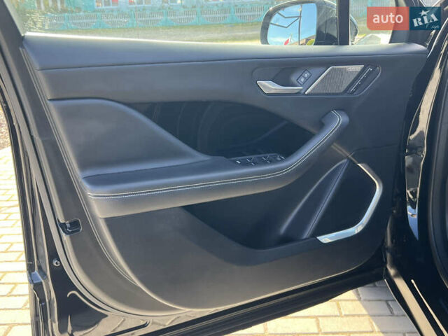 Черный Ягуар I-Pace, объемом двигателя 0 л и пробегом 113 тыс. км за 26047 $, фото 10 на Automoto.ua