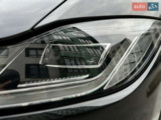 Черный Ягуар I-Pace, объемом двигателя 0 л и пробегом 62 тыс. км за 31800 $, фото 52 на Automoto.ua