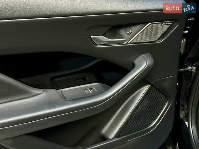 Черный Ягуар I-Pace, объемом двигателя 0 л и пробегом 37 тыс. км за 32400 $, фото 24 на Automoto.ua