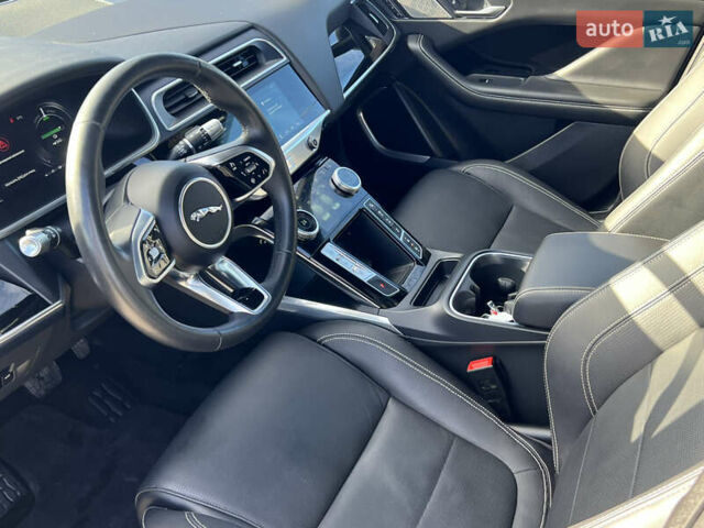 Черный Ягуар I-Pace, объемом двигателя 0 л и пробегом 113 тыс. км за 26047 $, фото 12 на Automoto.ua